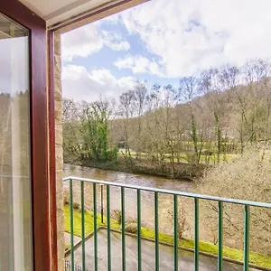 https://luxury-riverside-central-with-parking-video-tour.yorkshirehotels.net