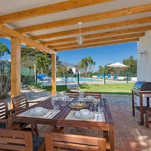 https://carvoeiro-peaceful-villa-with-pool.hotelaalgarve.com