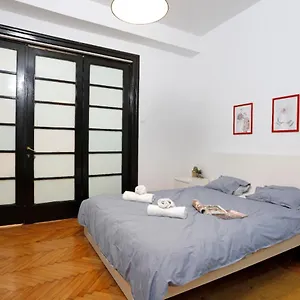 https://lovely-apartment-with-2-bedrooms.bucharesthotelsnow.com