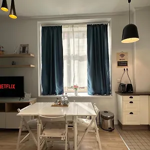 https://epic-house-balcescu.bucharesthotelsnow.com